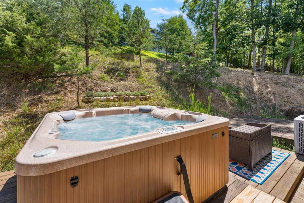 Hottub - In Resort - Enchanted Slopes By Zen Living Short Term Rental McGaheysville Экстерьер фото